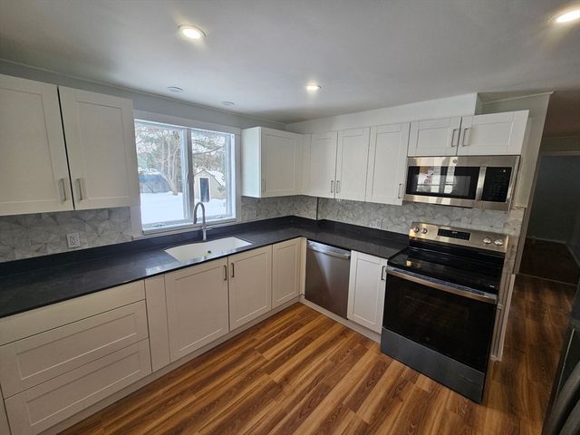 113 Lexington St, Springfield, MA 01107