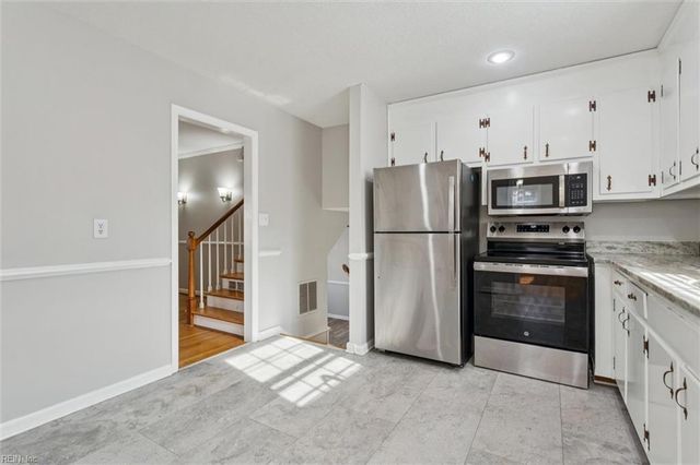 192 Beechmont DR, Newport News, VA 23608