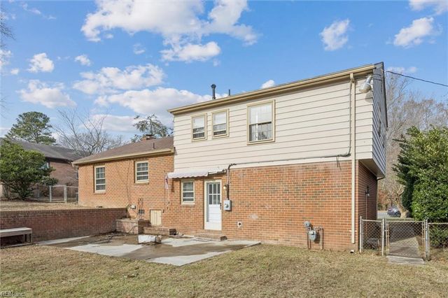 192 Beechmont DR, Newport News, VA 23608