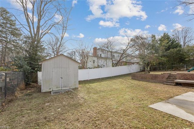 192 Beechmont DR, Newport News, VA 23608