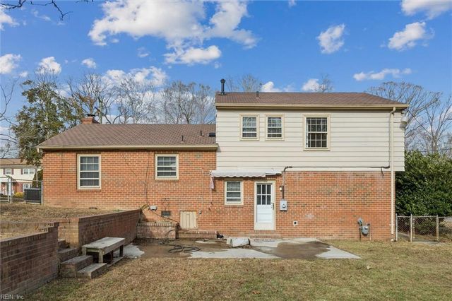 192 Beechmont DR, Newport News, VA 23608