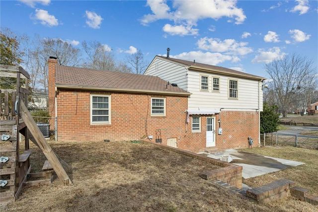 192 Beechmont DR, Newport News, VA 23608