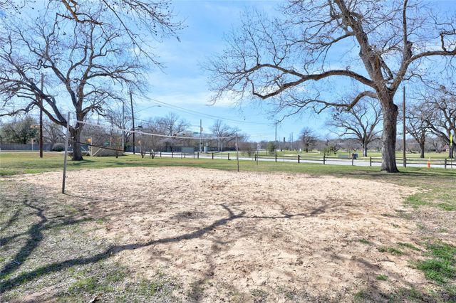 5704 Whitebrook DR, Austin, TX 78724