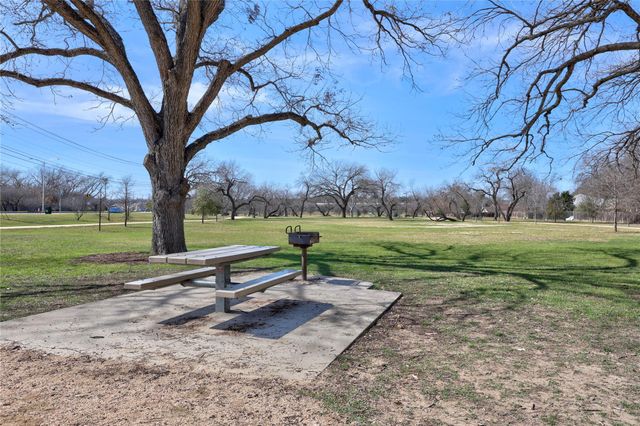 5704 Whitebrook DR, Austin, TX 78724