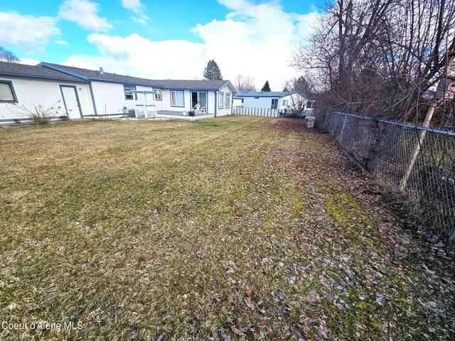 1284 W Linwood Dr, Hayden, ID 83835