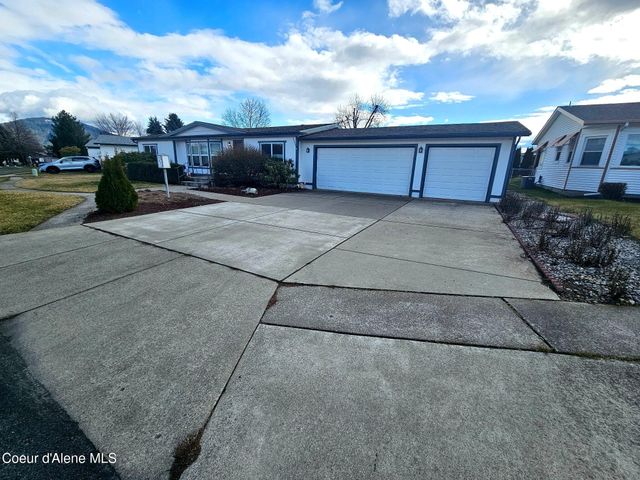 1284 W Linwood Dr, Hayden, ID 83835