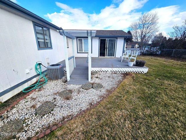 1284 W Linwood Dr, Hayden, ID 83835