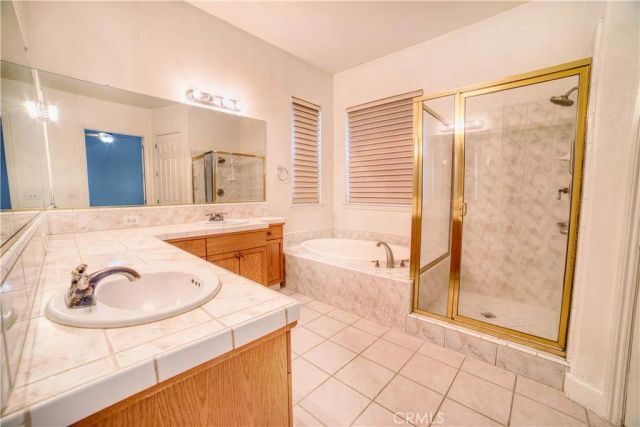 6009 W Goux, Fresno, CA 93722