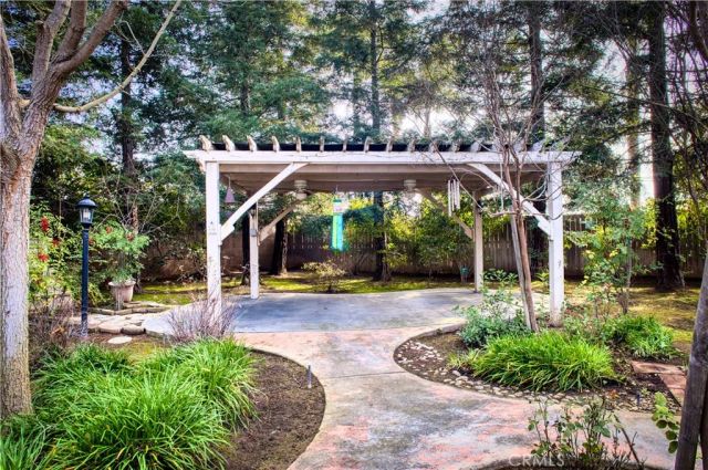 6009 W Goux, Fresno, CA 93722