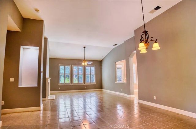 6009 W Goux, Fresno, CA 93722