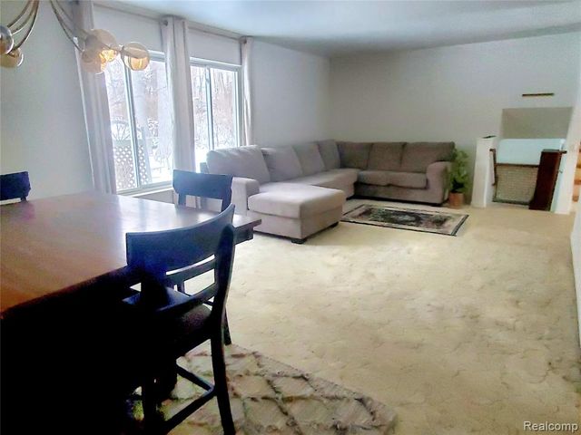 21105 Westfarm Court, Farmington Hills, MI 48167