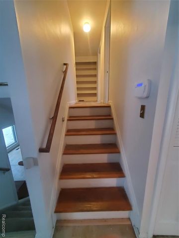 21105 Westfarm Court, Farmington Hills, MI 48167