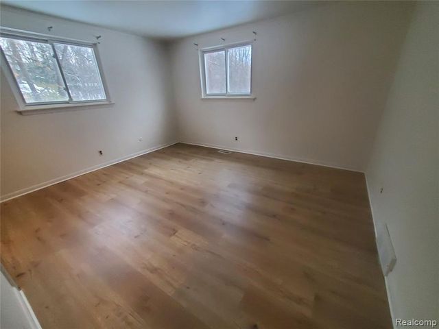 21105 Westfarm Court, Farmington Hills, MI 48167