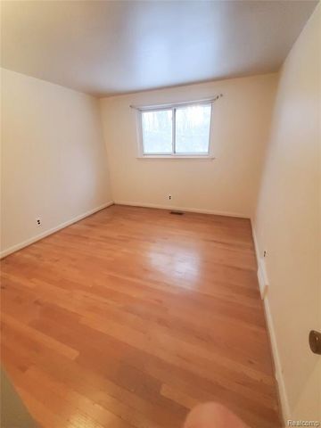 21105 Westfarm Court, Farmington Hills, MI 48167