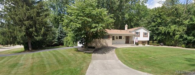 21105 Westfarm Court, Farmington Hills, MI 48167