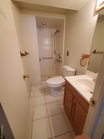 21105 Westfarm Court, Farmington Hills, MI 48167