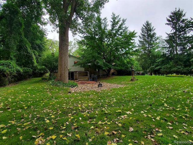 21105 Westfarm Court, Farmington Hills, MI 48167