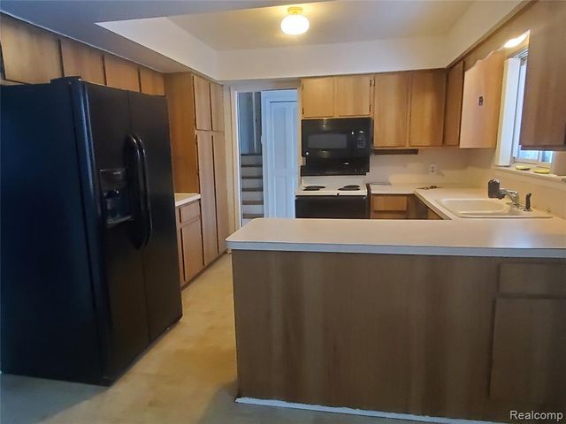 21105 Westfarm Court, Farmington Hills, MI 48167