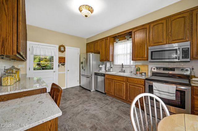 3466 S Contentnea Street, Farmville, NC 27828