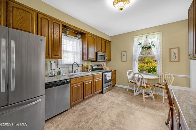 3466 S Contentnea Street, Farmville, NC 27828