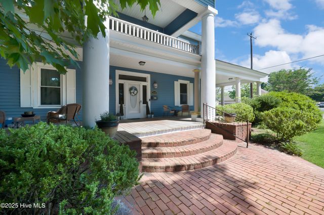 3466 S Contentnea Street, Farmville, NC 27828