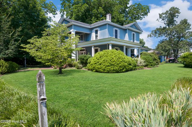 3466 S Contentnea Street, Farmville, NC 27828