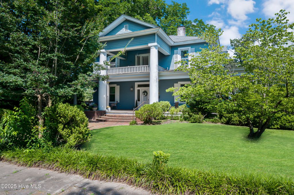 3466 S Contentnea Street, Farmville, NC 27828