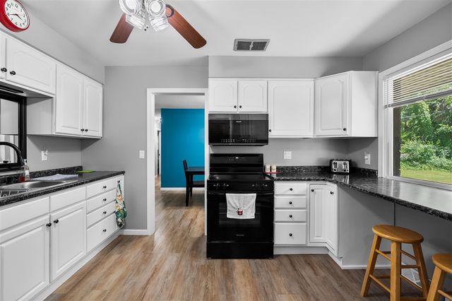 6231 E H Avenue, Kalamazoo, MI 49048