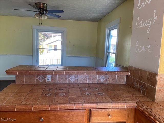 237 Commonwealth Avenue NE, Massillon, OH 44646