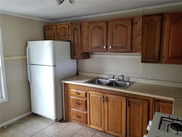 6404 E TAFT RD, Cicero, NY 13057