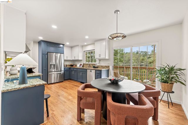 2 Cortez Ct, Oakland, CA 94611