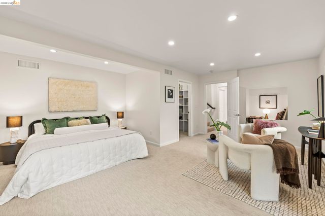 2 Cortez Ct, Oakland, CA 94611