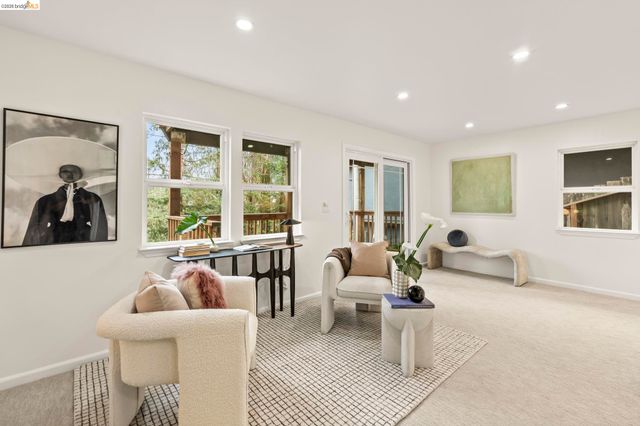 2 Cortez Ct, Oakland, CA 94611