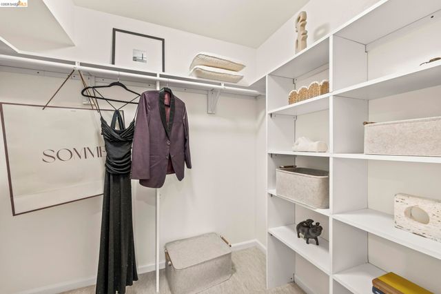 2 Cortez Ct, Oakland, CA 94611