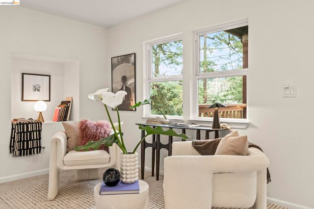 2 Cortez Ct, Oakland, CA 94611