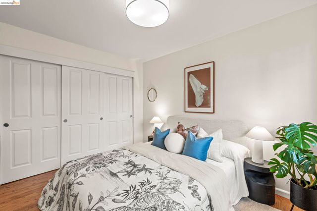 2 Cortez Ct, Oakland, CA 94611