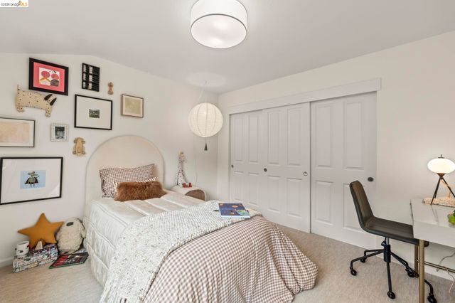 2 Cortez Ct, Oakland, CA 94611