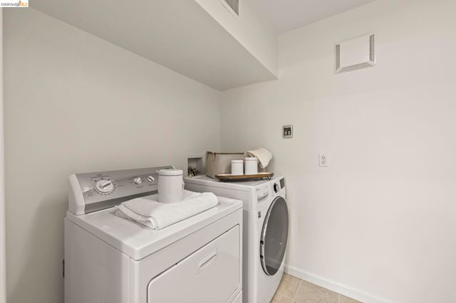 2 Cortez Ct, Oakland, CA 94611