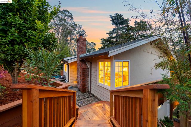 2 Cortez Ct, Oakland, CA 94611