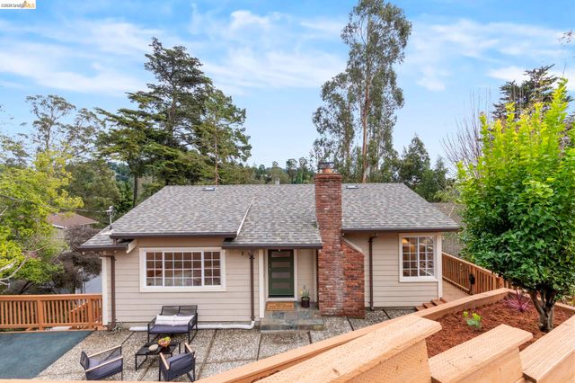 2 Cortez Ct, Oakland, CA 94611