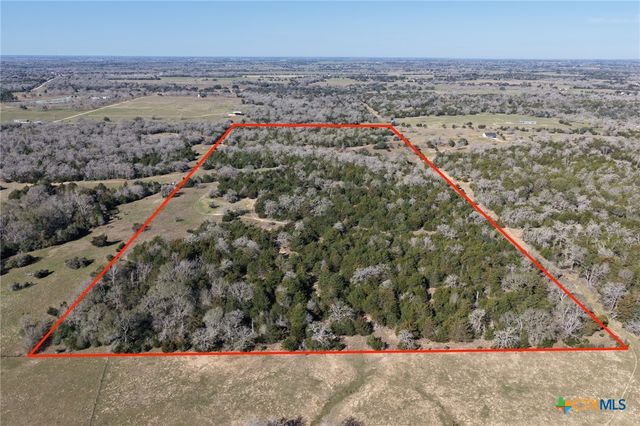 1873 County Road 136a, Hallettsville, TX 77964