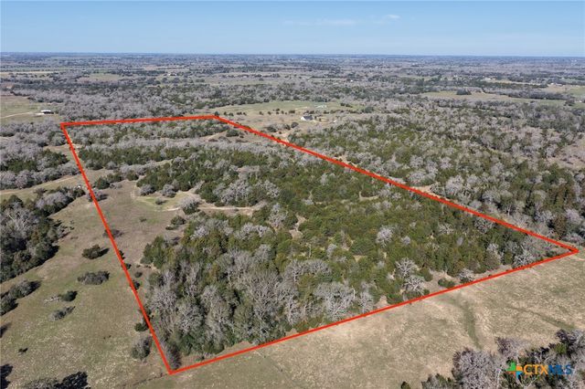 1873 County Road 136a, Hallettsville, TX 77964