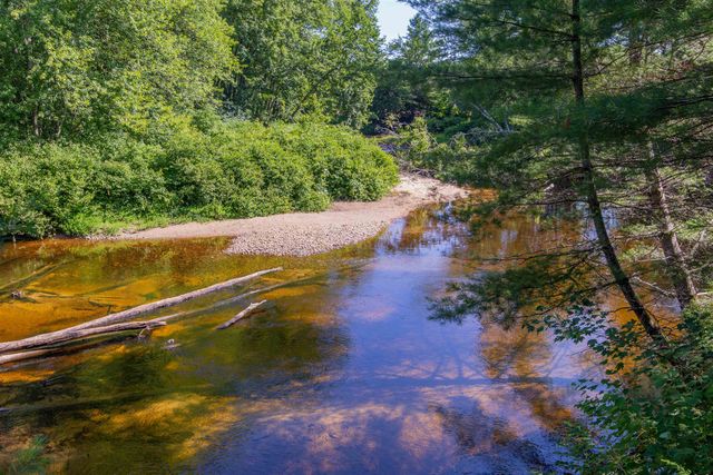 71 Mays Way, Tamworth, NH 03890