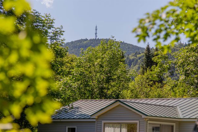 71 Mays Way, Tamworth, NH 03890