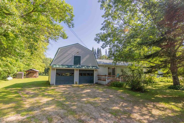 71 Mays Way, Tamworth, NH 03890