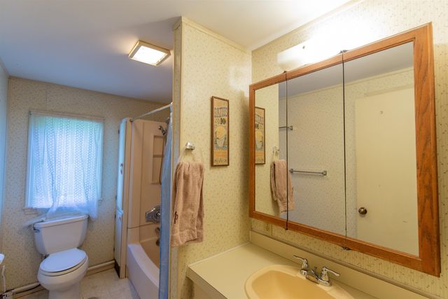 71 Mays Way, Tamworth, NH 03890