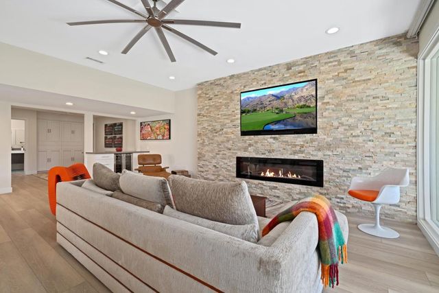 86 La Ronda Drive, Rancho Mirage, CA 92270