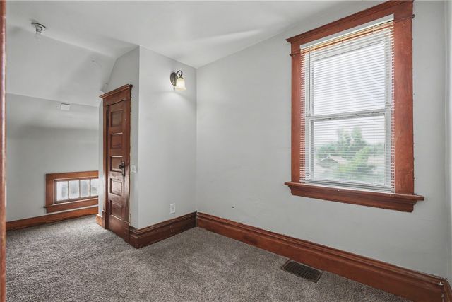 1312 Burch Avenue NW, Cedar Rapids, IA 52405