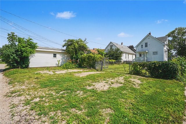 1312 Burch Avenue NW, Cedar Rapids, IA 52405