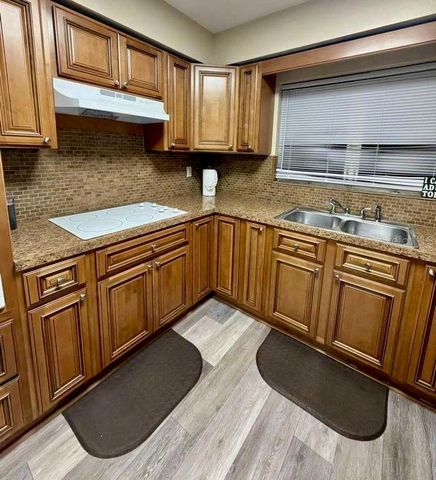 7815 PINE HILL DRIVE, Tampa, FL 33617